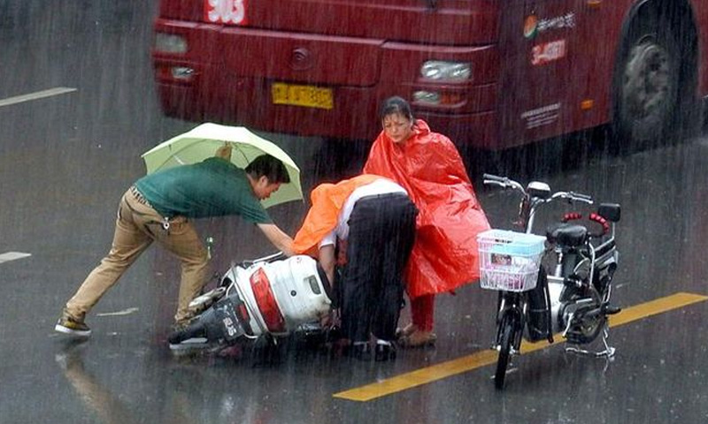 電動車騎行不開燈易釀事故：法律無規(guī)定，交警定責(zé)時考慮“黑燈”因素合理嗎？